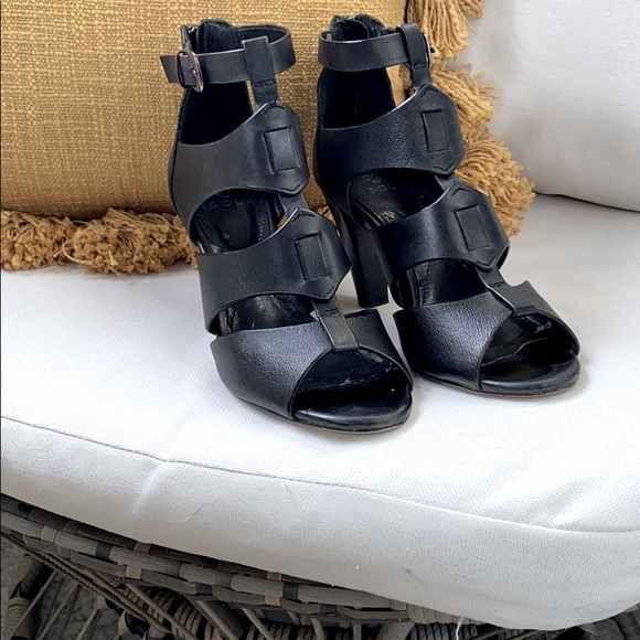 i s o l a . c a g e d . h e e l s . s i z e 7.5 - Picture 2 of 9